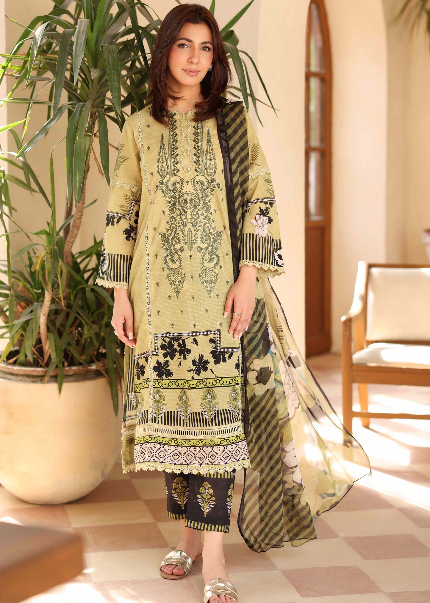 UNSTITCHED ORIGINAL LAWN THREE PIECE J-115